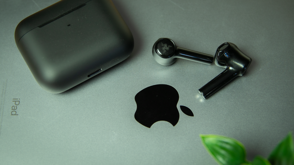 Hammerhead TWS X Headphones iPad