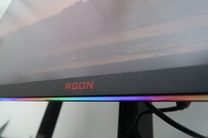 AOC AGON PRO AG324UX ביקורת: למי שחייב להשוויץ