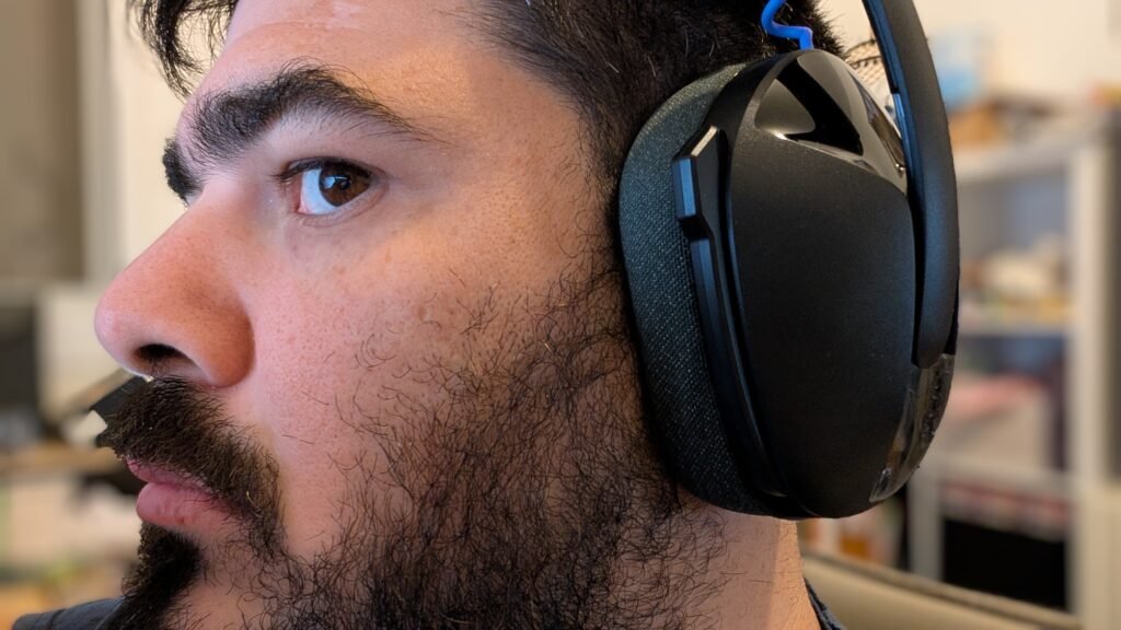 Logitech G321 Lightspeed on head