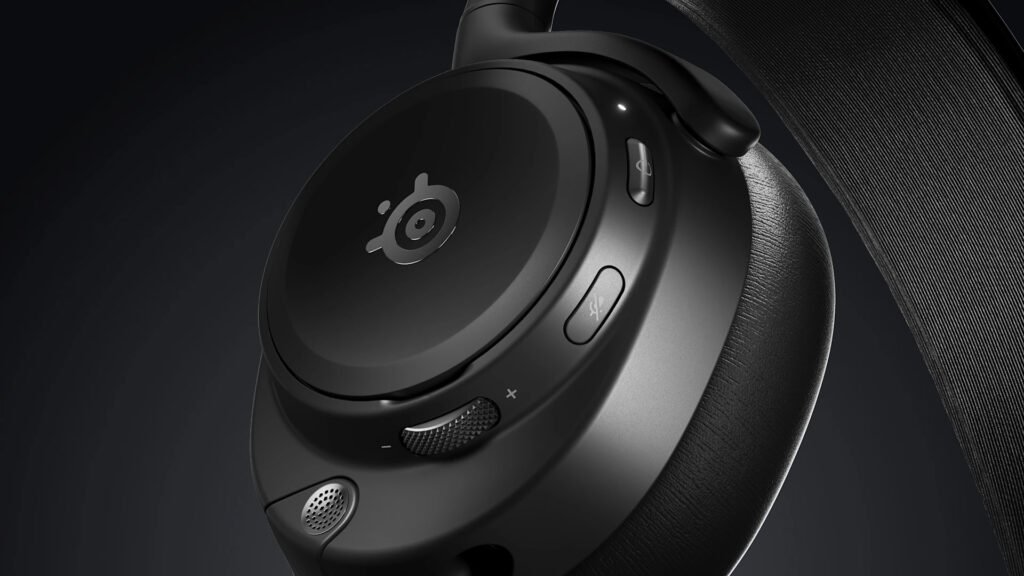 arctis_nova_pro_omni_black_pdp_img_desktop_on_headset_controls