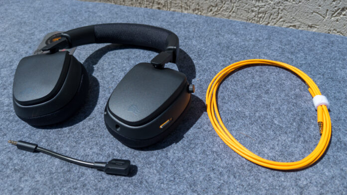 Glorious GHS Eternal Headset whats in the box